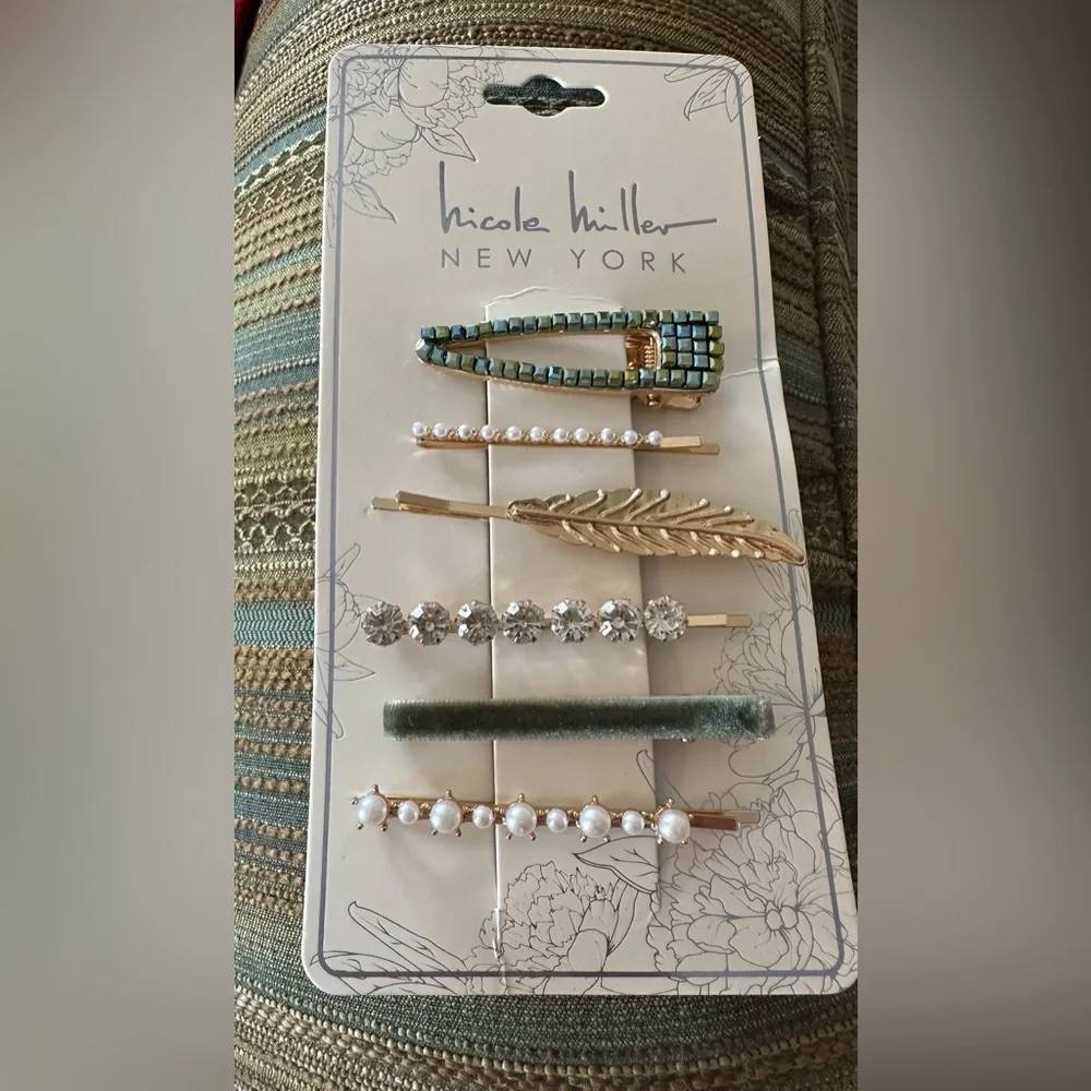 Nicole Miller 6 piece Gold, faux pearl, sparkly faux diamond Hair Clip Set
